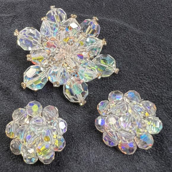 Vintage Aurora Borealis AB Cluster Snowflake Brooch Clip on Earing Set Stament - Picture 1 of 9